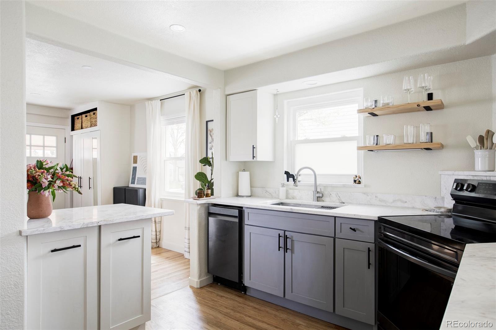 MLS Image #7 for 873 s raritan street,denver, Colorado