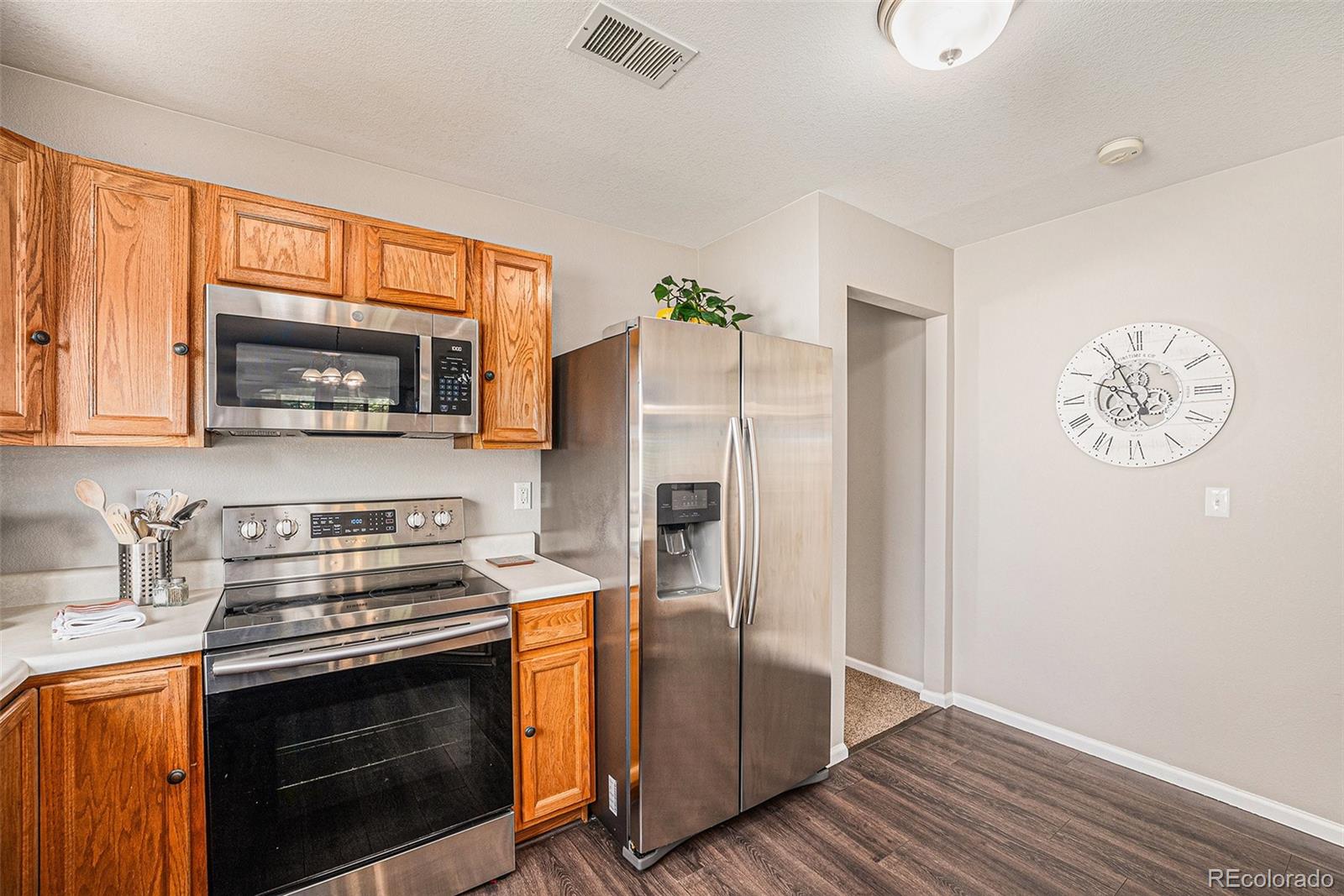 MLS Image #13 for 19481 e 50th place,denver, Colorado
