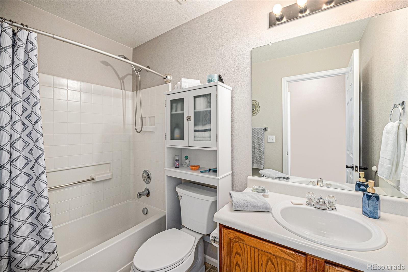 MLS Image #16 for 19481 e 50th place,denver, Colorado