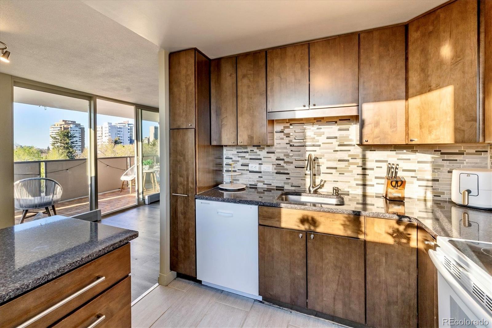 MLS Image #11 for 1085 n lafayette street,denver, Colorado