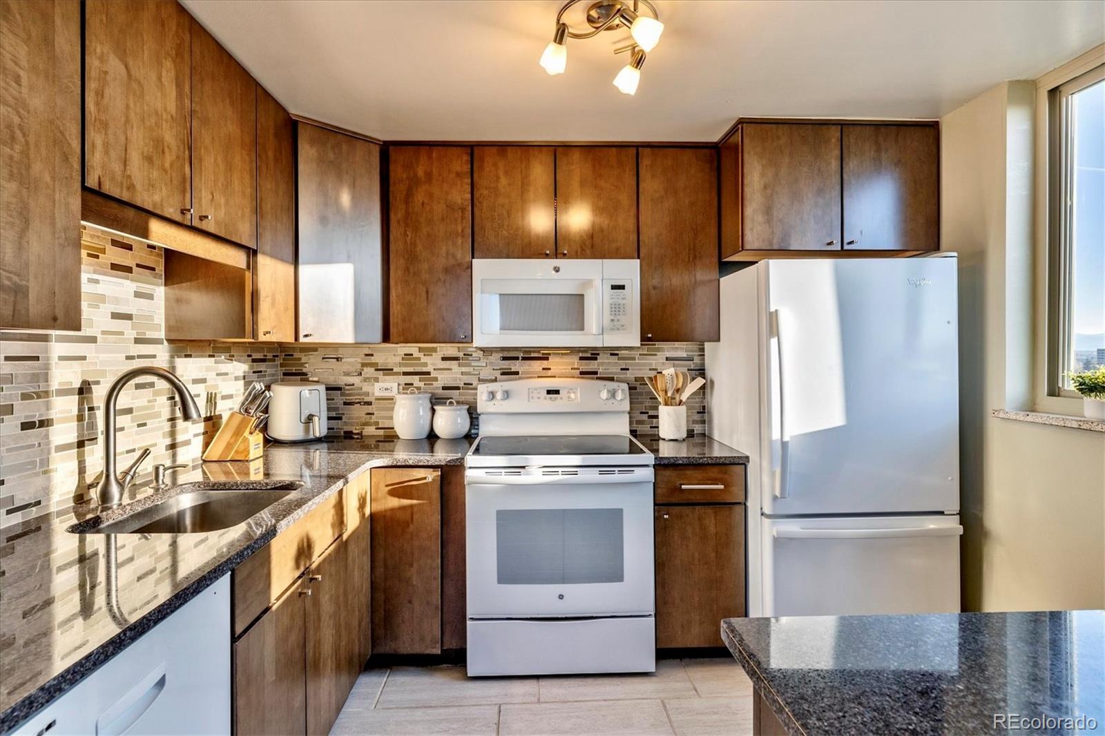 MLS Image #7 for 1085 n lafayette street,denver, Colorado