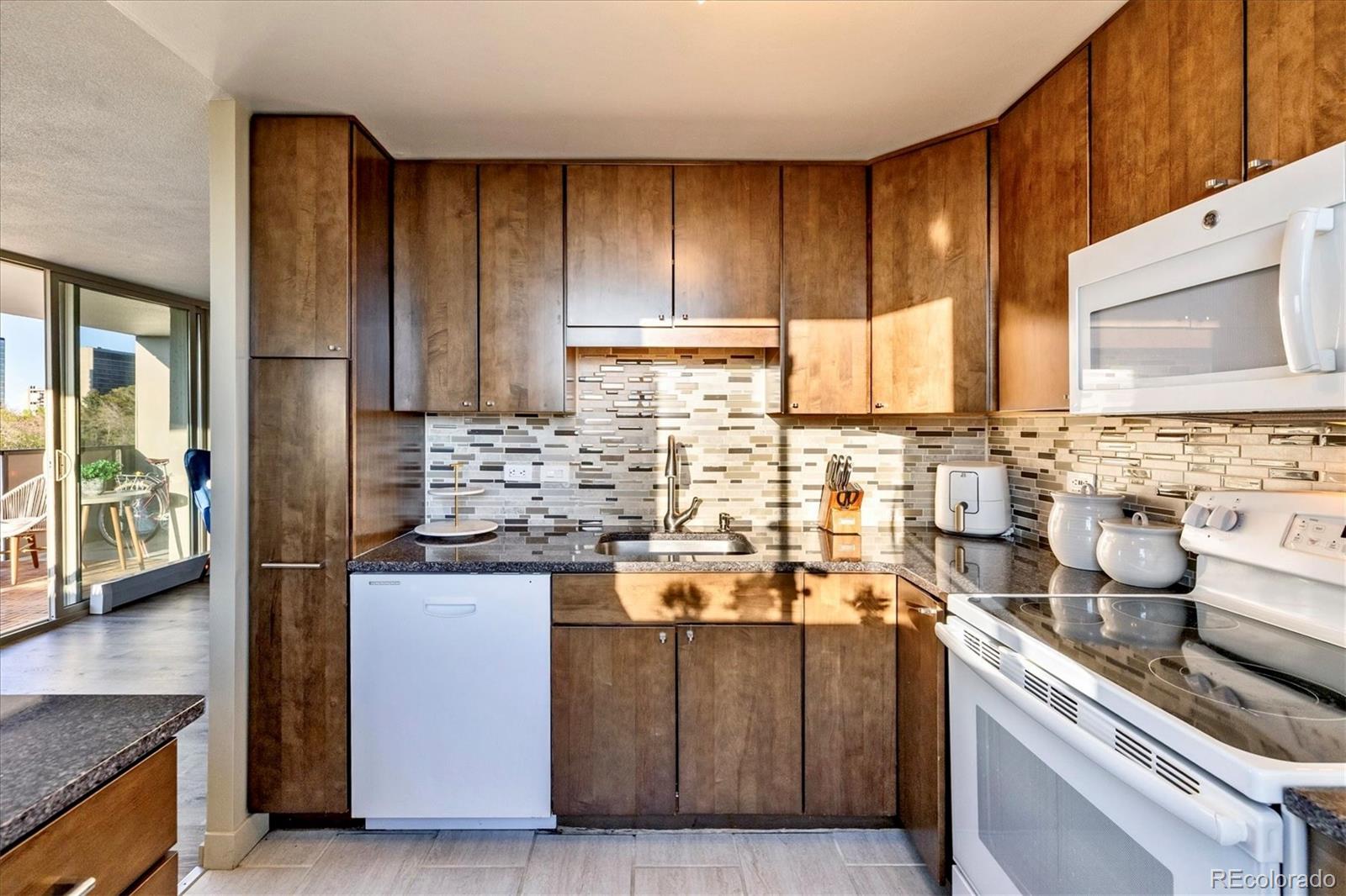 MLS Image #9 for 1085 n lafayette street,denver, Colorado