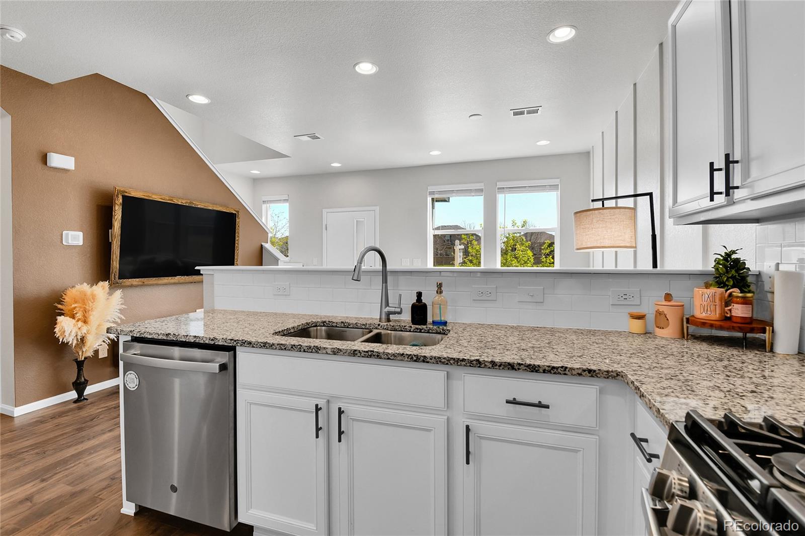 MLS Image #10 for 6459 n dunkirk street ,denver, Colorado