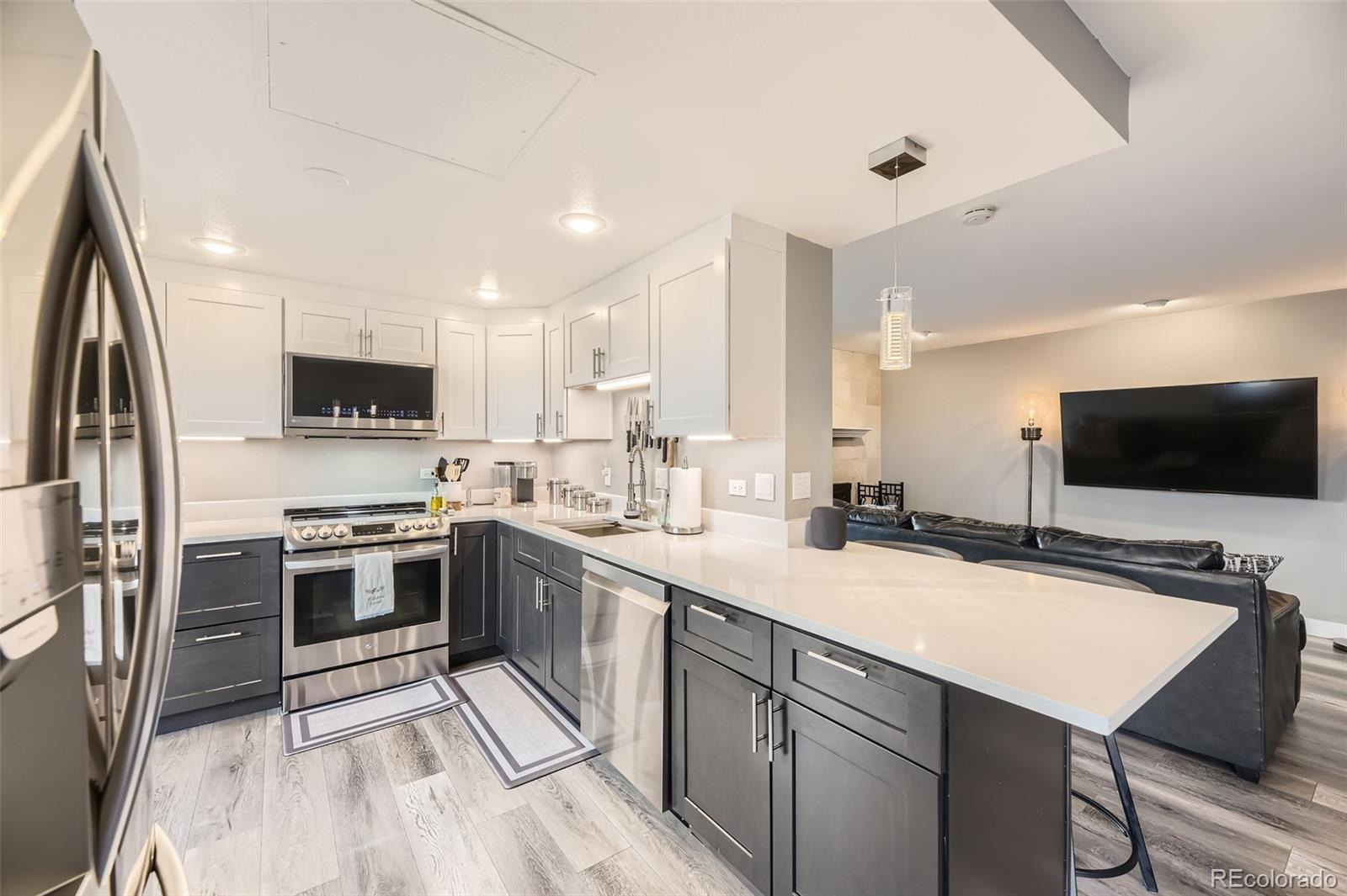 MLS Image #11 for 130 n pearl street,denver, Colorado