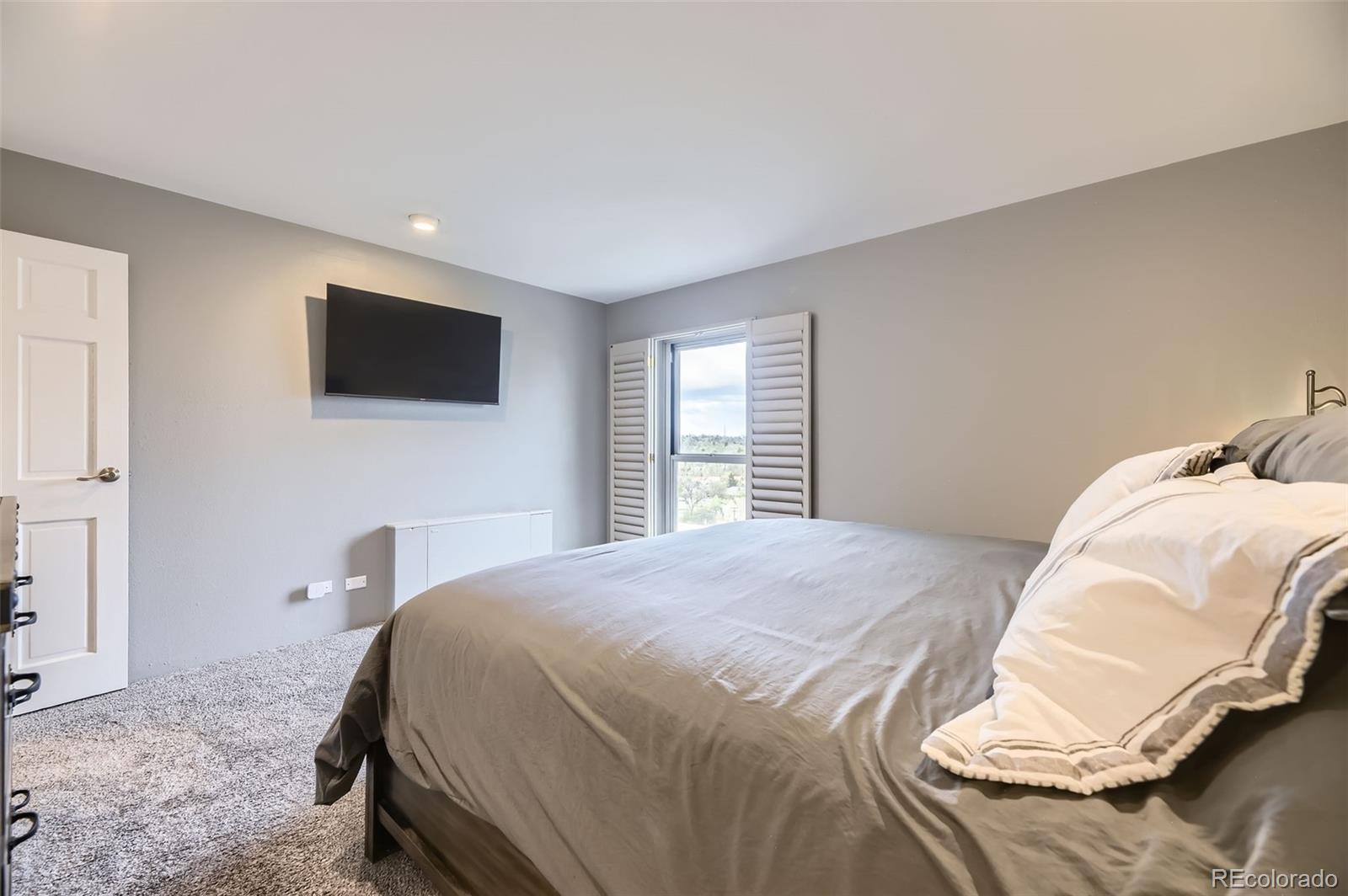 MLS Image #15 for 130 n pearl street,denver, Colorado