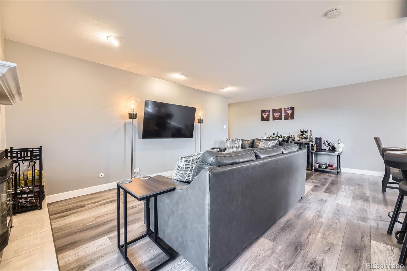 MLS Image #6 for 130 n pearl street,denver, Colorado