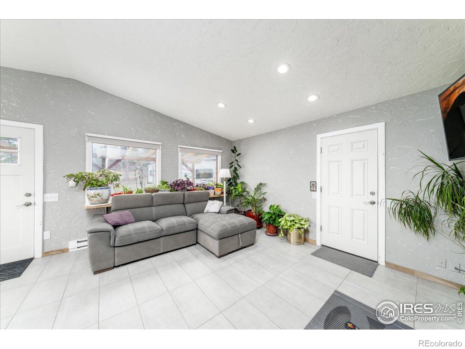 MLS Image #3 for 3404  green mountain drive,livermore, Colorado