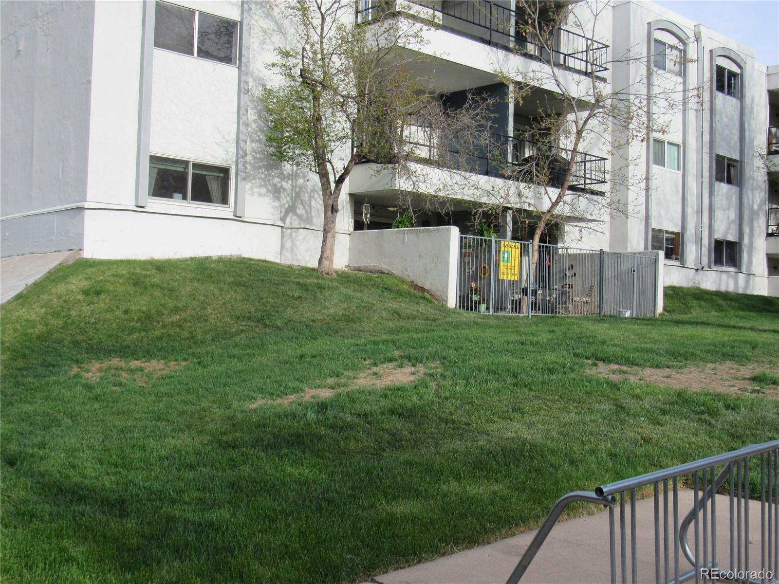 MLS Image #11 for 2325 s linden court,denver, Colorado