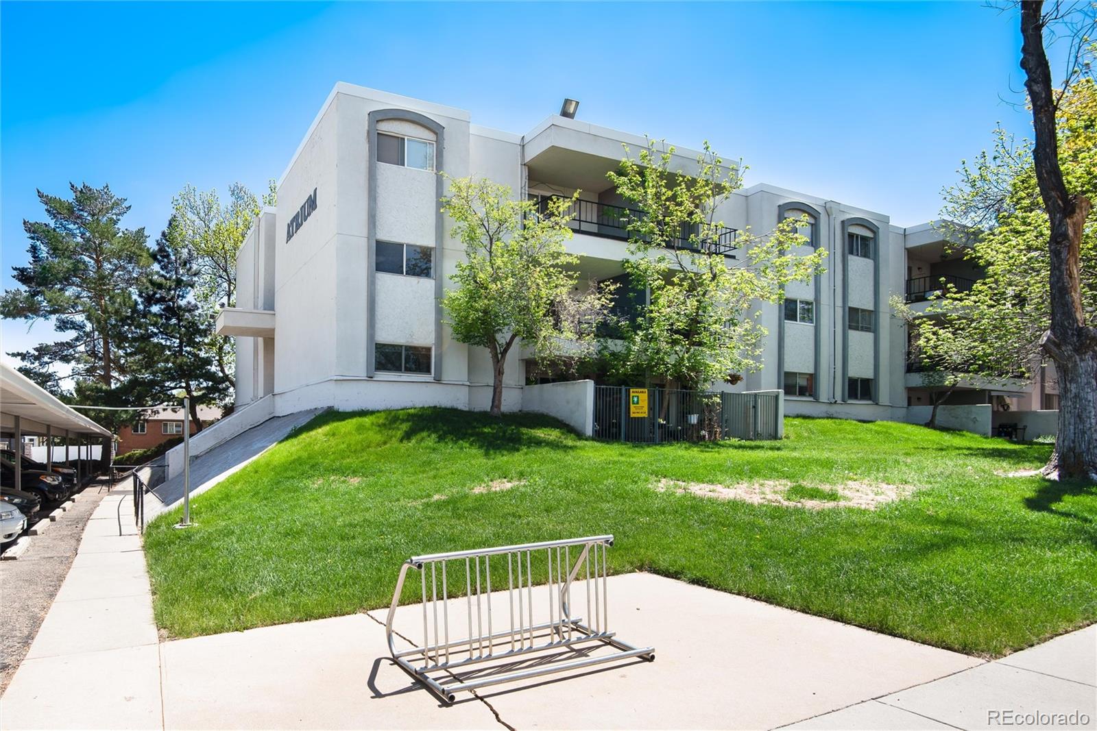 MLS Image #16 for 2325 s linden court,denver, Colorado