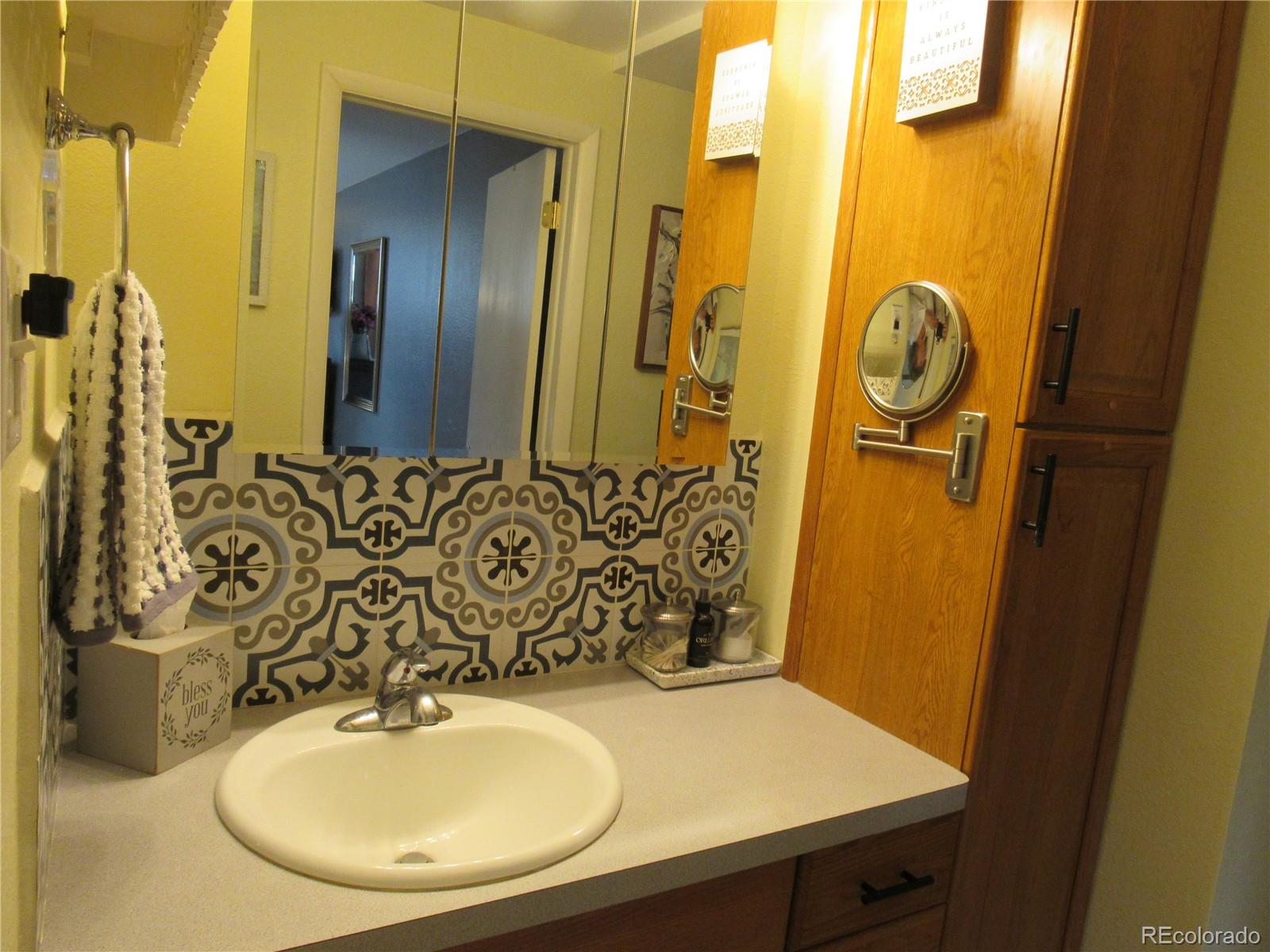 MLS Image #8 for 2325 s linden court,denver, Colorado