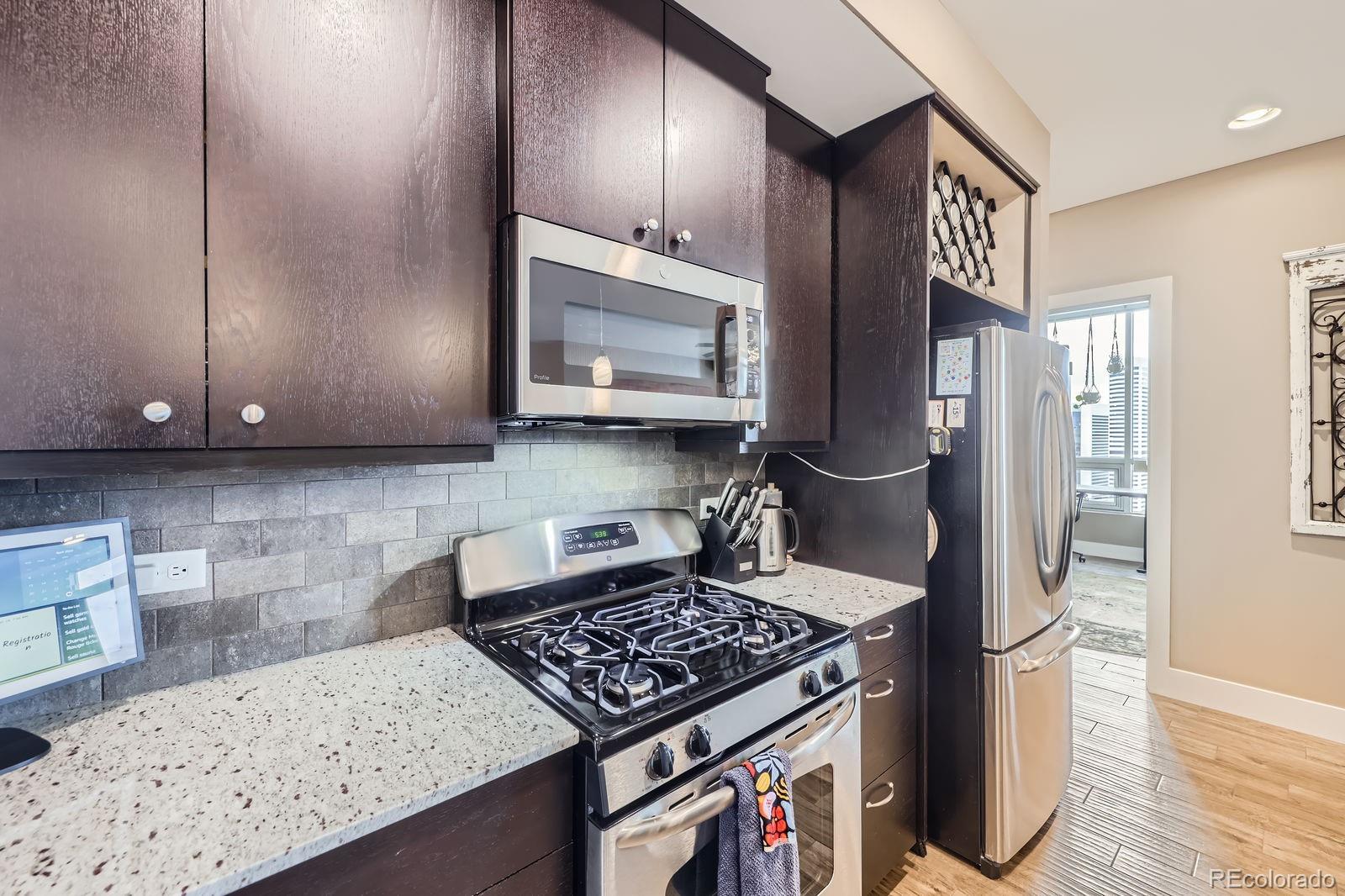MLS Image #10 for 2001  lincoln street 2213,denver, Colorado