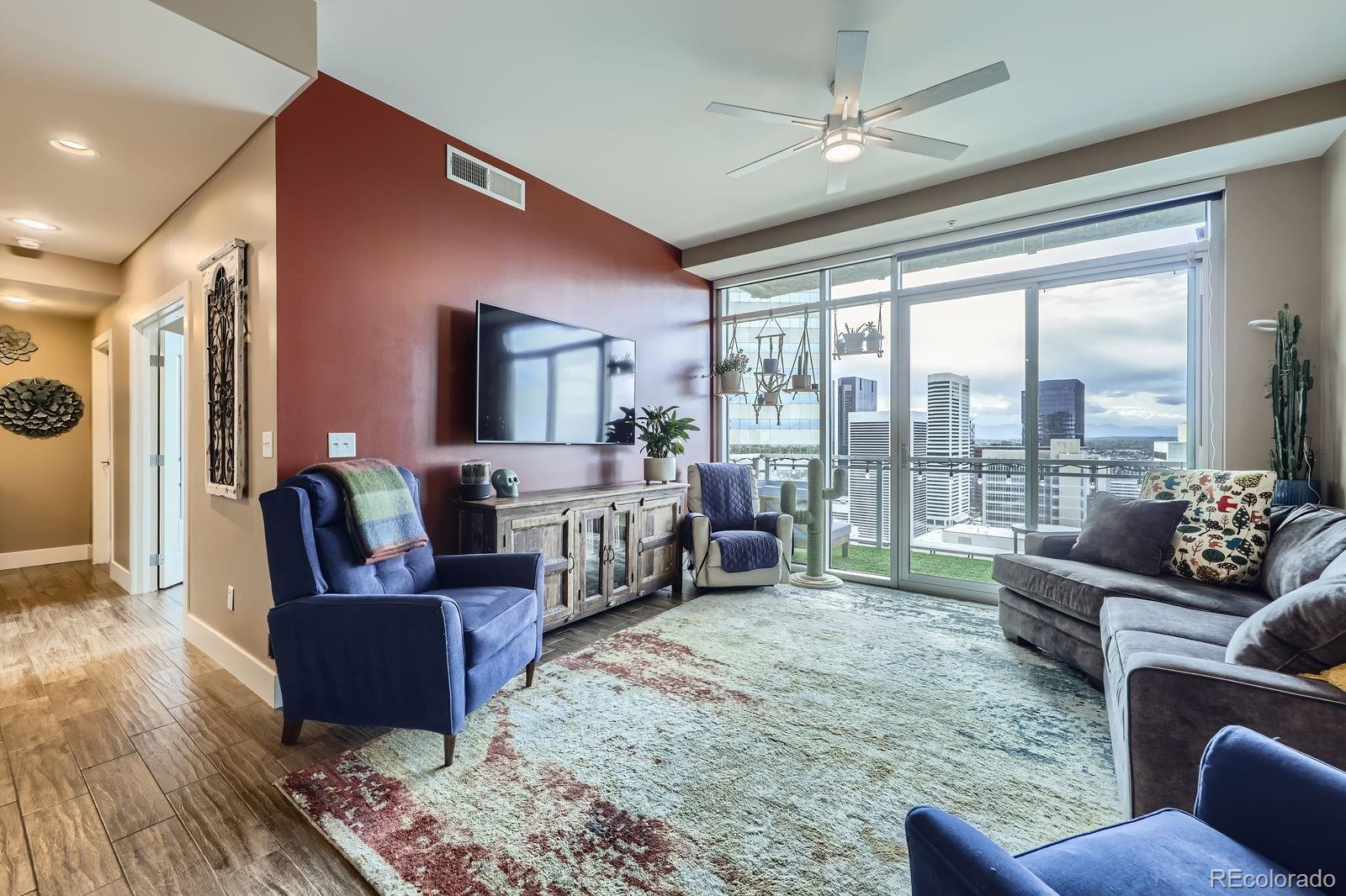 MLS Image #5 for 2001  lincoln street 2213,denver, Colorado