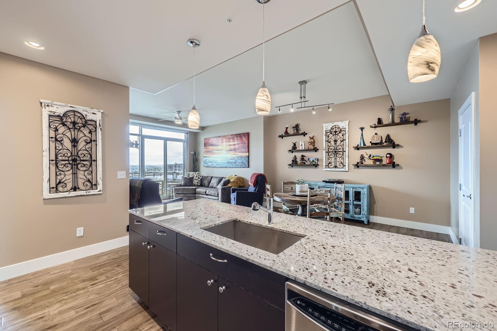 MLS Image #9 for 2001  lincoln street 2213,denver, Colorado