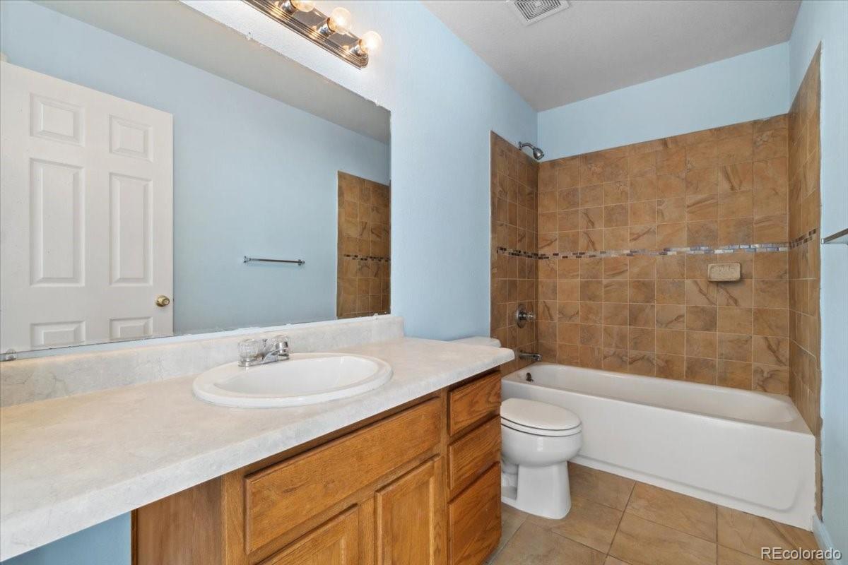 MLS Image #17 for 7234 e 38th avenue,denver, Colorado