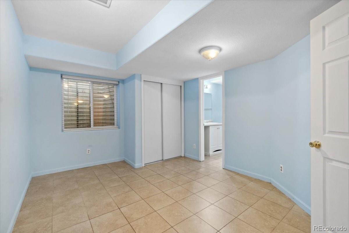 MLS Image #18 for 7234 e 38th avenue,denver, Colorado