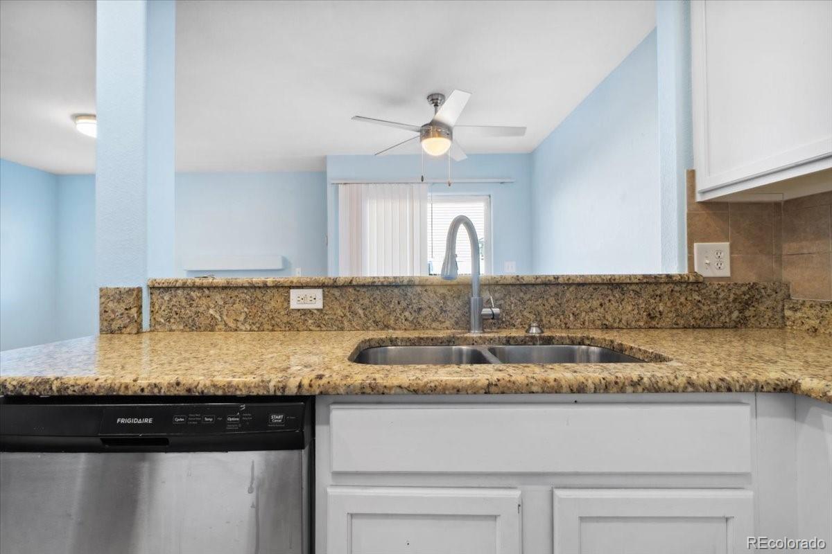 MLS Image #7 for 7234 e 38th avenue,denver, Colorado