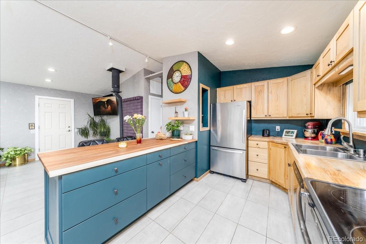MLS Image #6 for 3404  green mountain drive,livermore, Colorado
