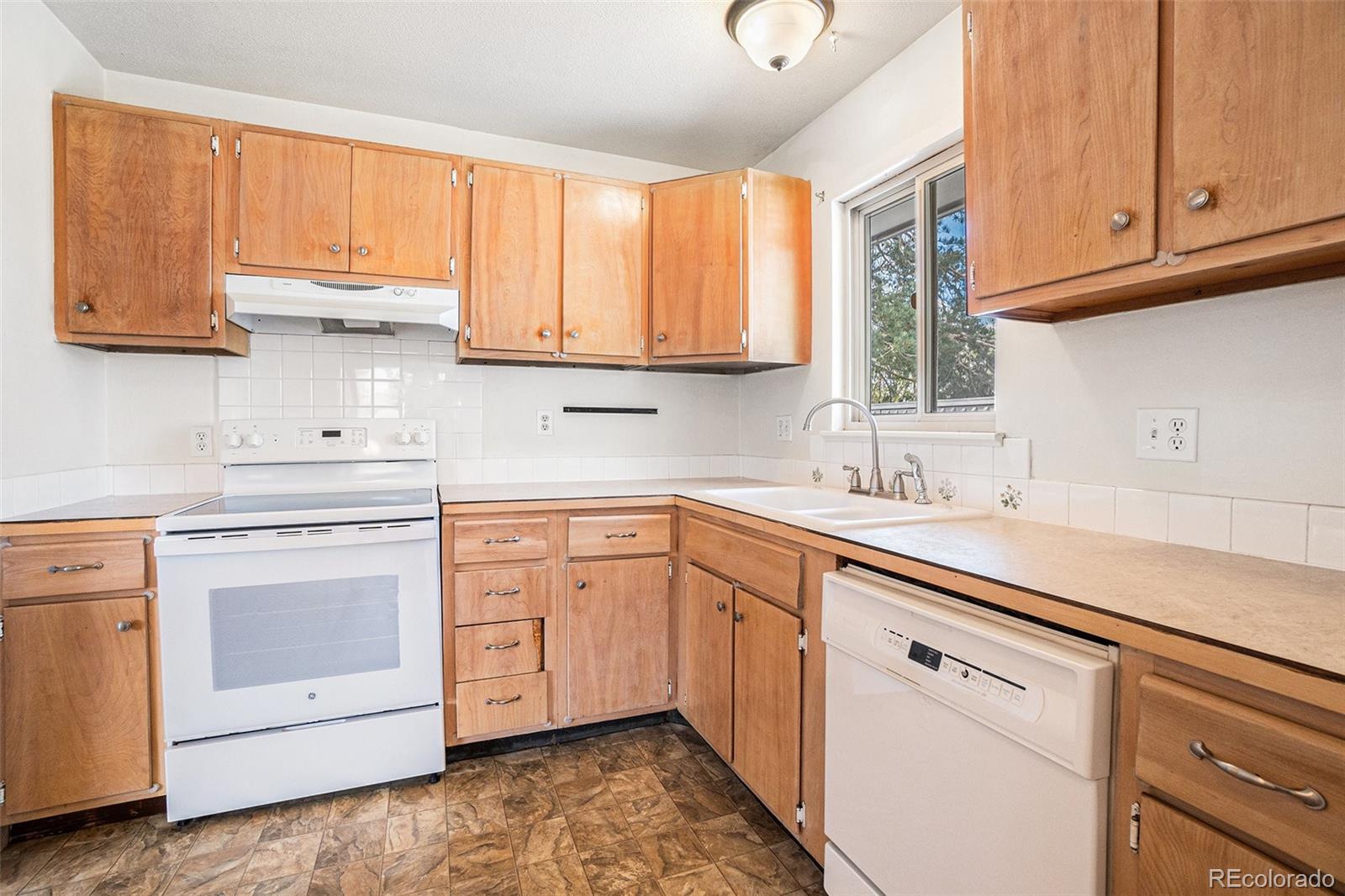 MLS Image #9 for 2411 w 15th street,greeley, Colorado