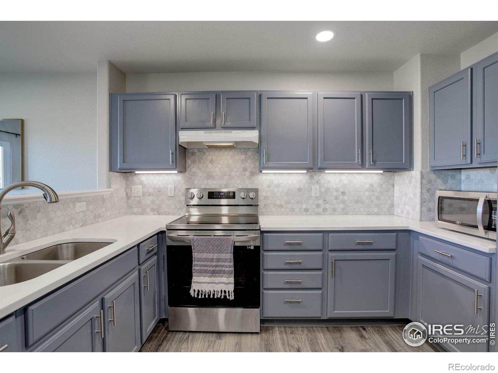 MLS Image #3 for 1978 e 102nd circle,thornton, Colorado