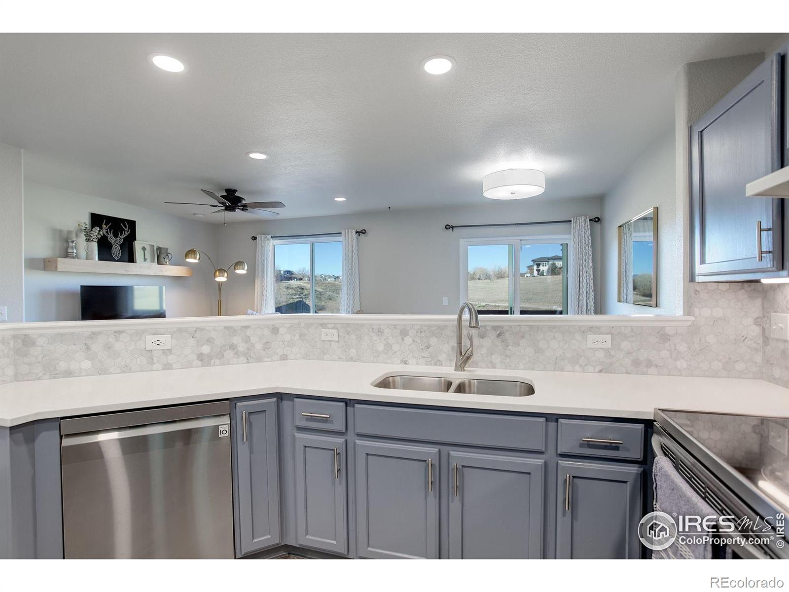 MLS Image #4 for 1978 e 102nd circle,thornton, Colorado