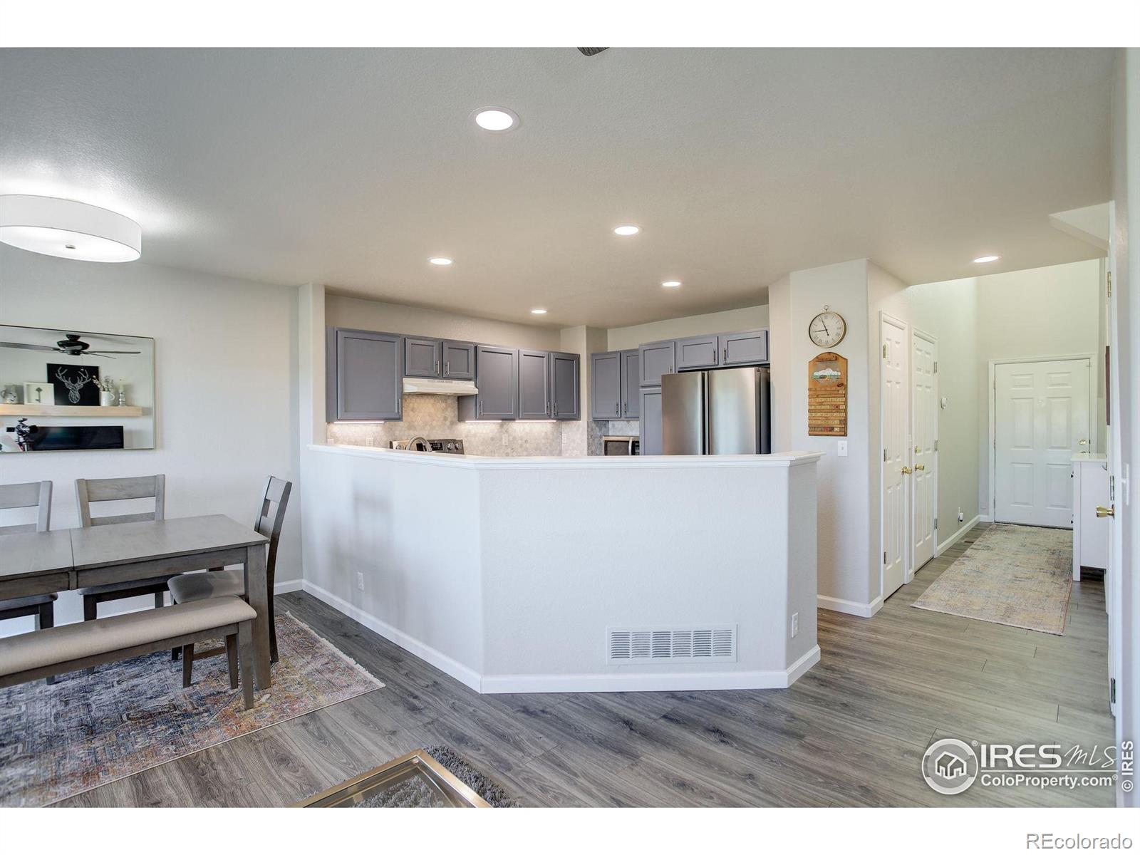 MLS Image #6 for 1978 e 102nd circle,thornton, Colorado