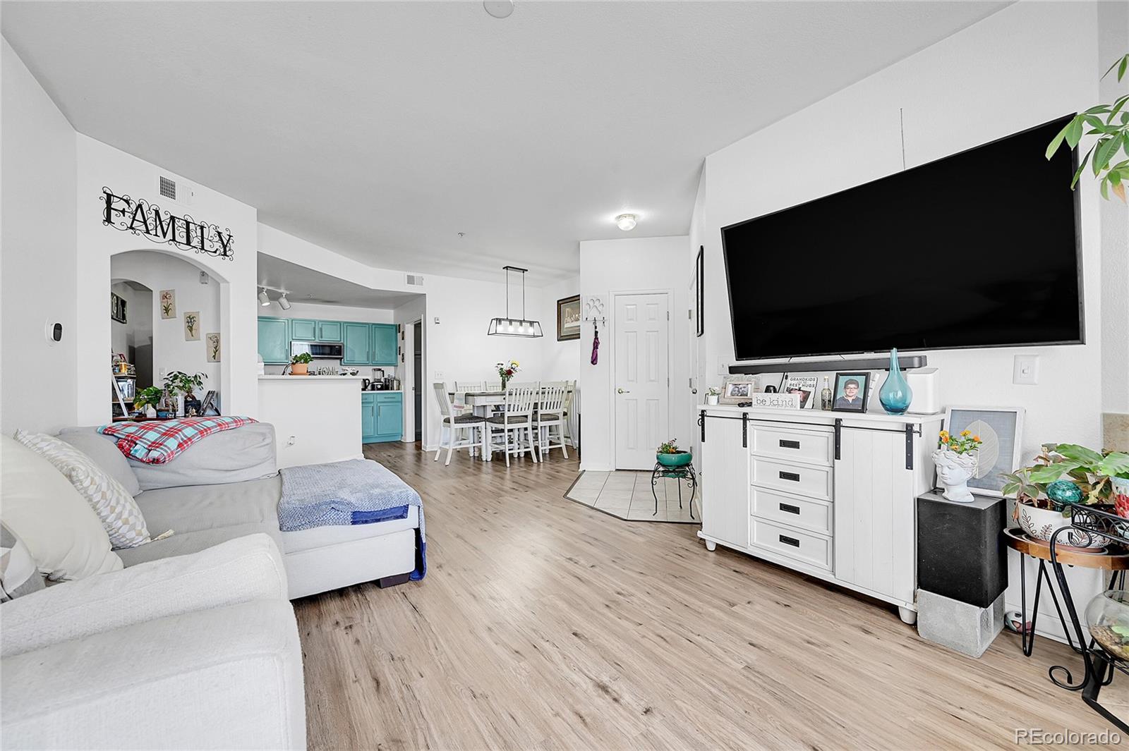 MLS Image #2 for 5714 n gibralter way,aurora, Colorado