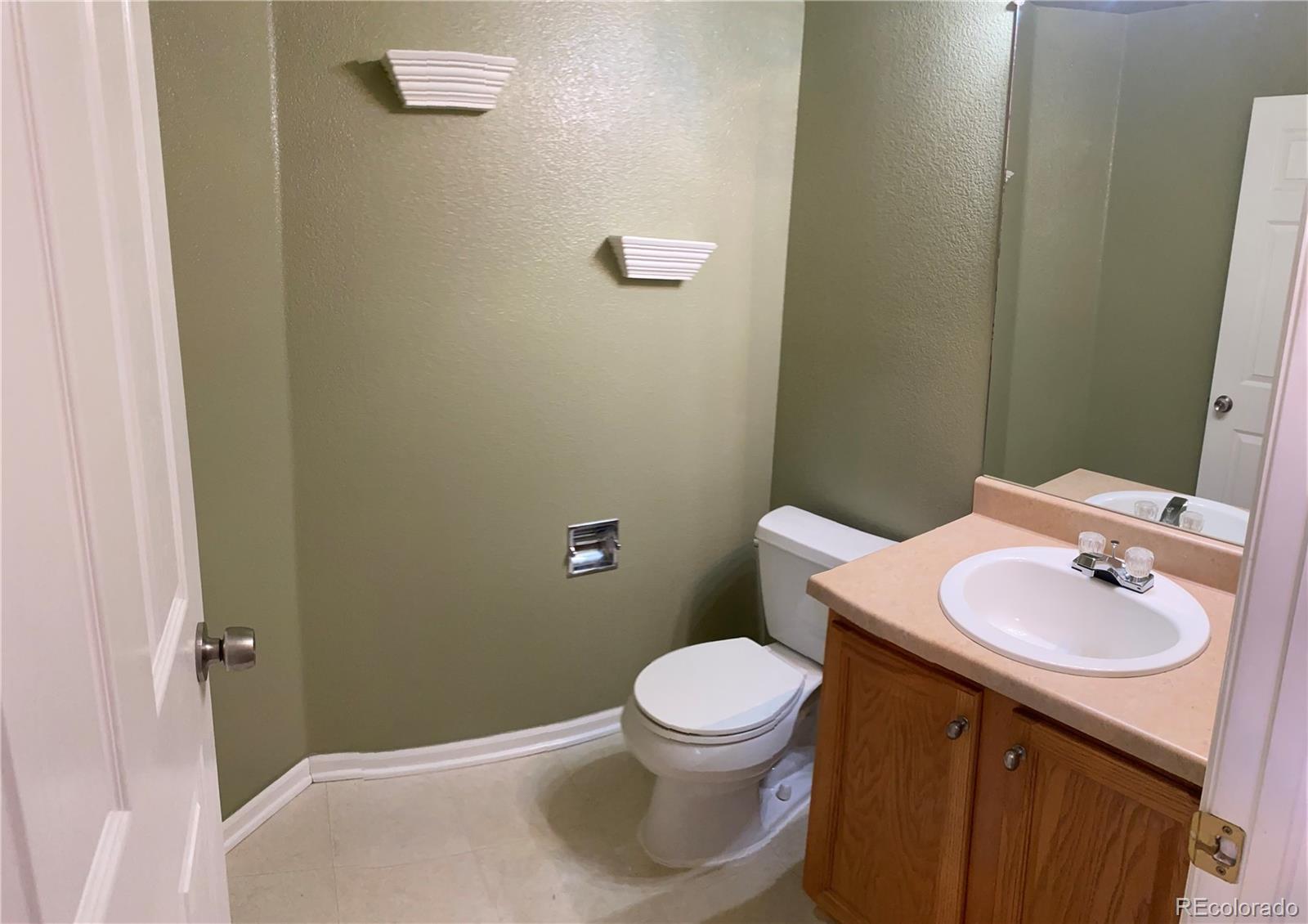 MLS Image #8 for 407  ivory circle,aurora, Colorado