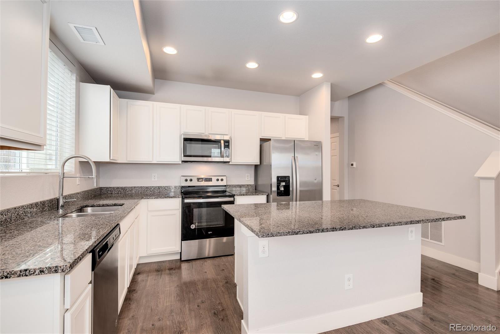 MLS Image #10 for 16203 e 47th place,denver, Colorado