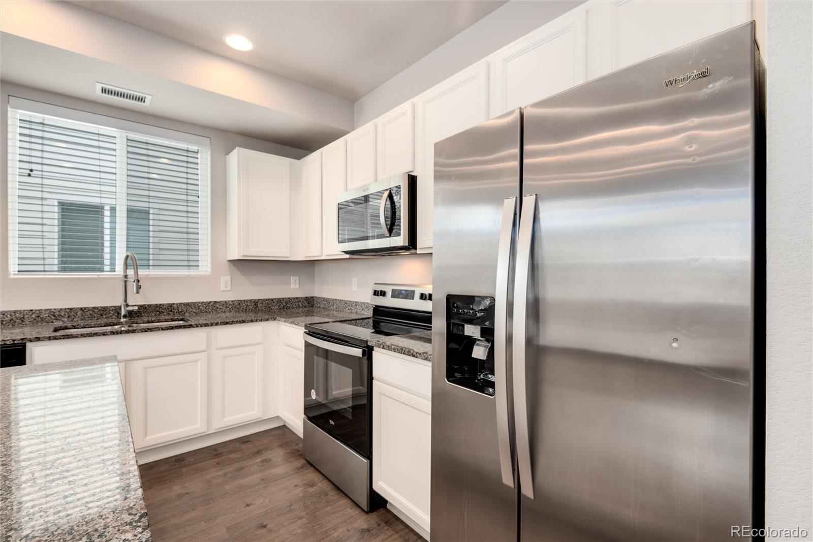 MLS Image #12 for 16203 e 47th place,denver, Colorado
