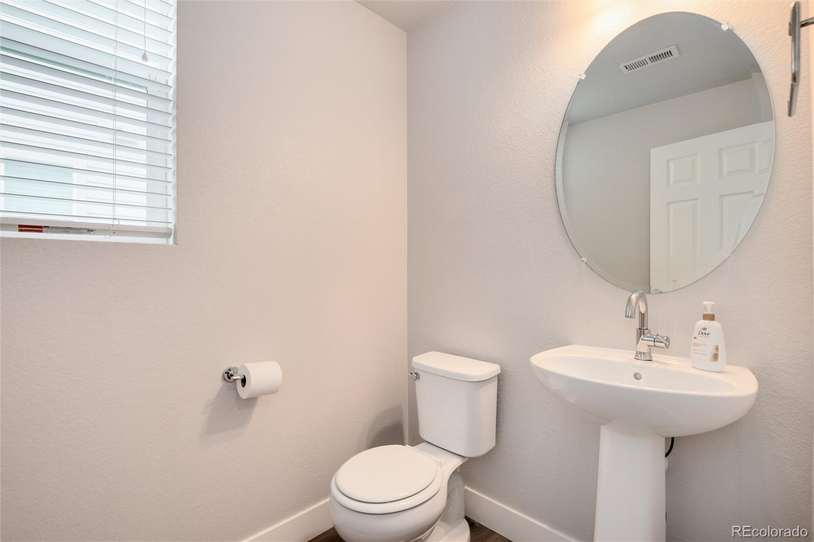 MLS Image #15 for 16203 e 47th place,denver, Colorado