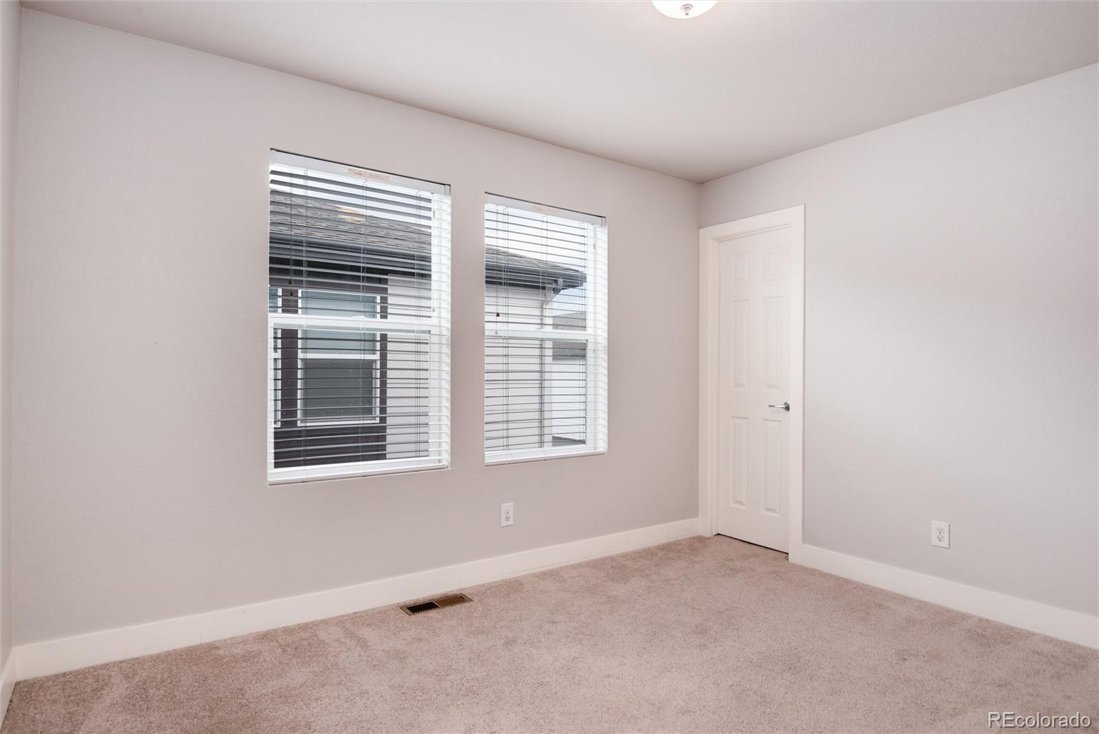 MLS Image #22 for 16203 e 47th place,denver, Colorado