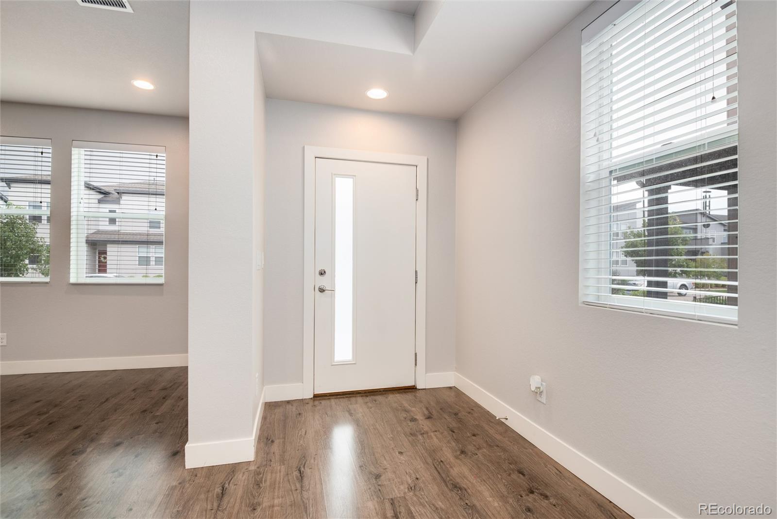 MLS Image #4 for 16203 e 47th place,denver, Colorado