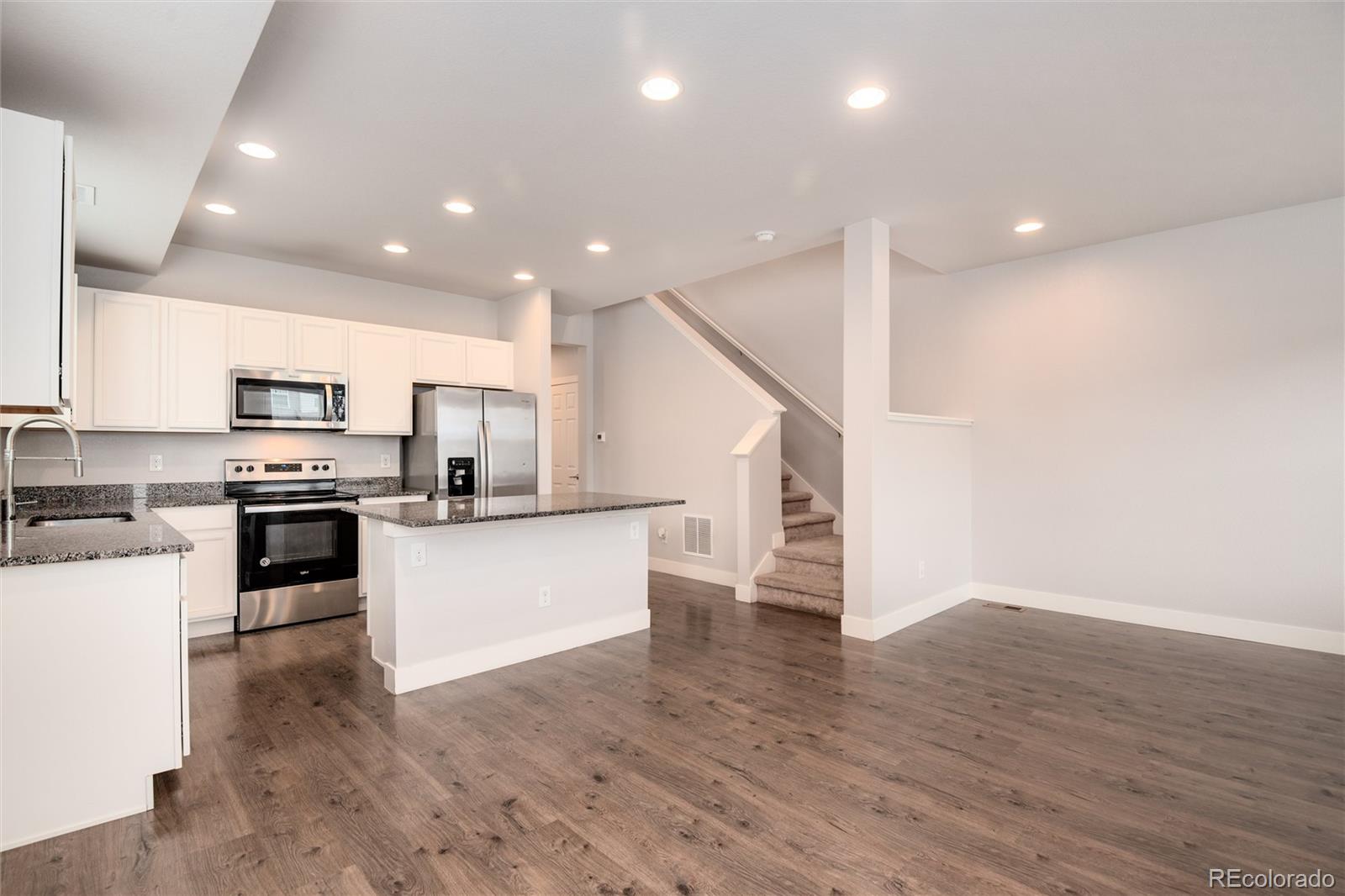 MLS Image #5 for 16203 e 47th place,denver, Colorado