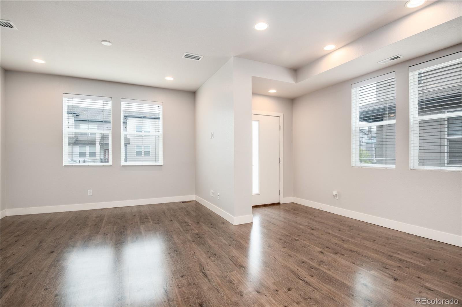 MLS Image #7 for 16203 e 47th place,denver, Colorado