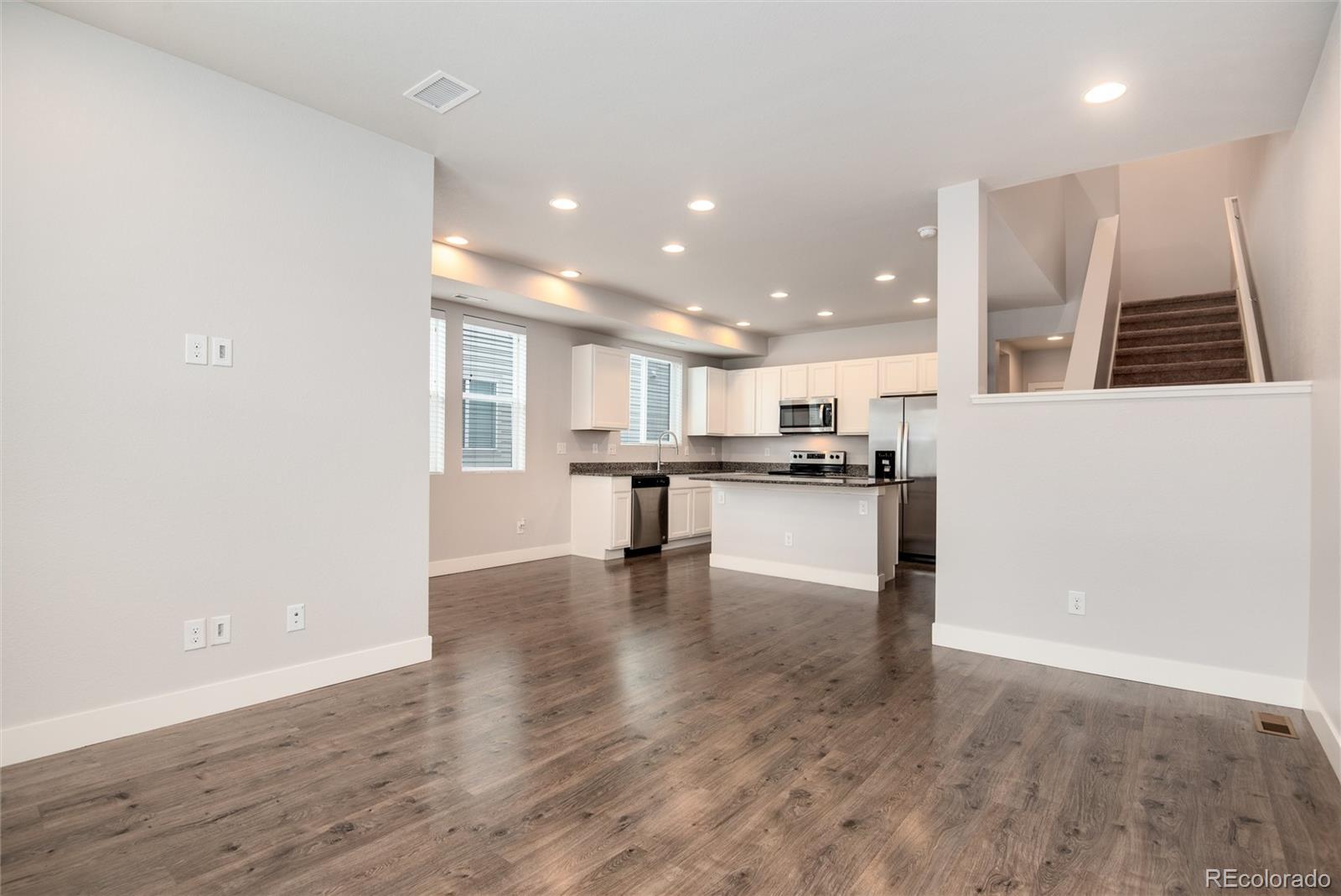MLS Image #8 for 16203 e 47th place,denver, Colorado