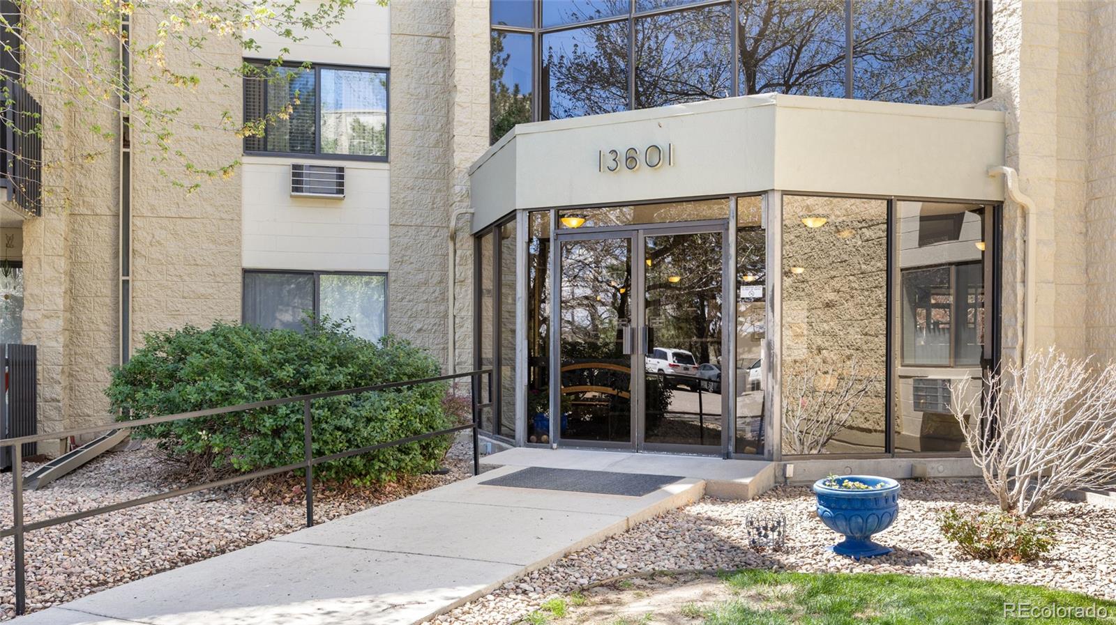 MLS Image #5 for 13601 e marina drive,aurora, Colorado