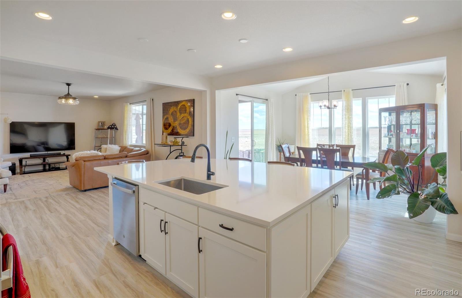 MLS Image #2 for 188 s waterloo street,aurora, Colorado