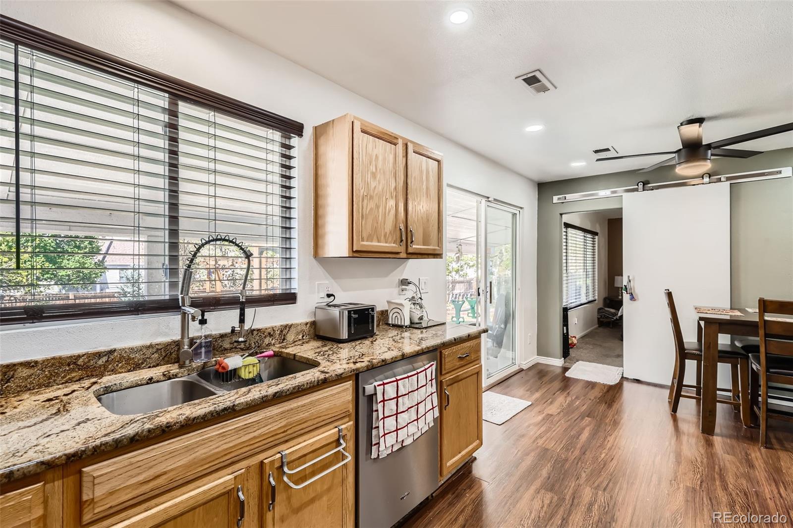 MLS Image #10 for 15685 e 50th avenue,denver, Colorado