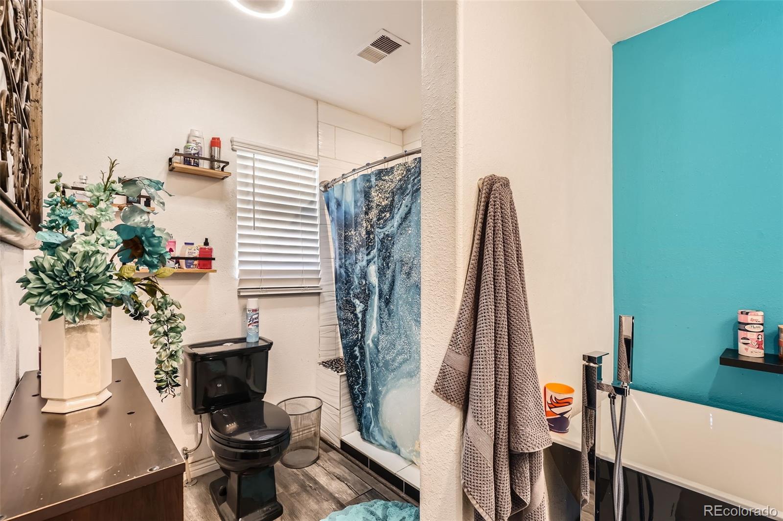 MLS Image #16 for 15685 e 50th avenue,denver, Colorado