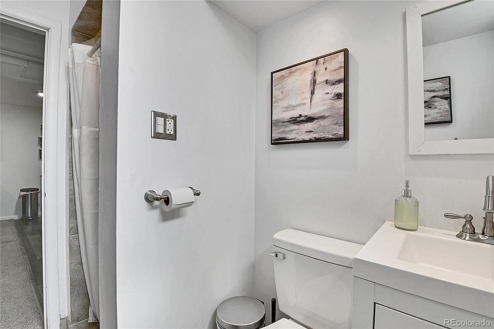MLS Image #21 for 7001  alan drive,denver, Colorado