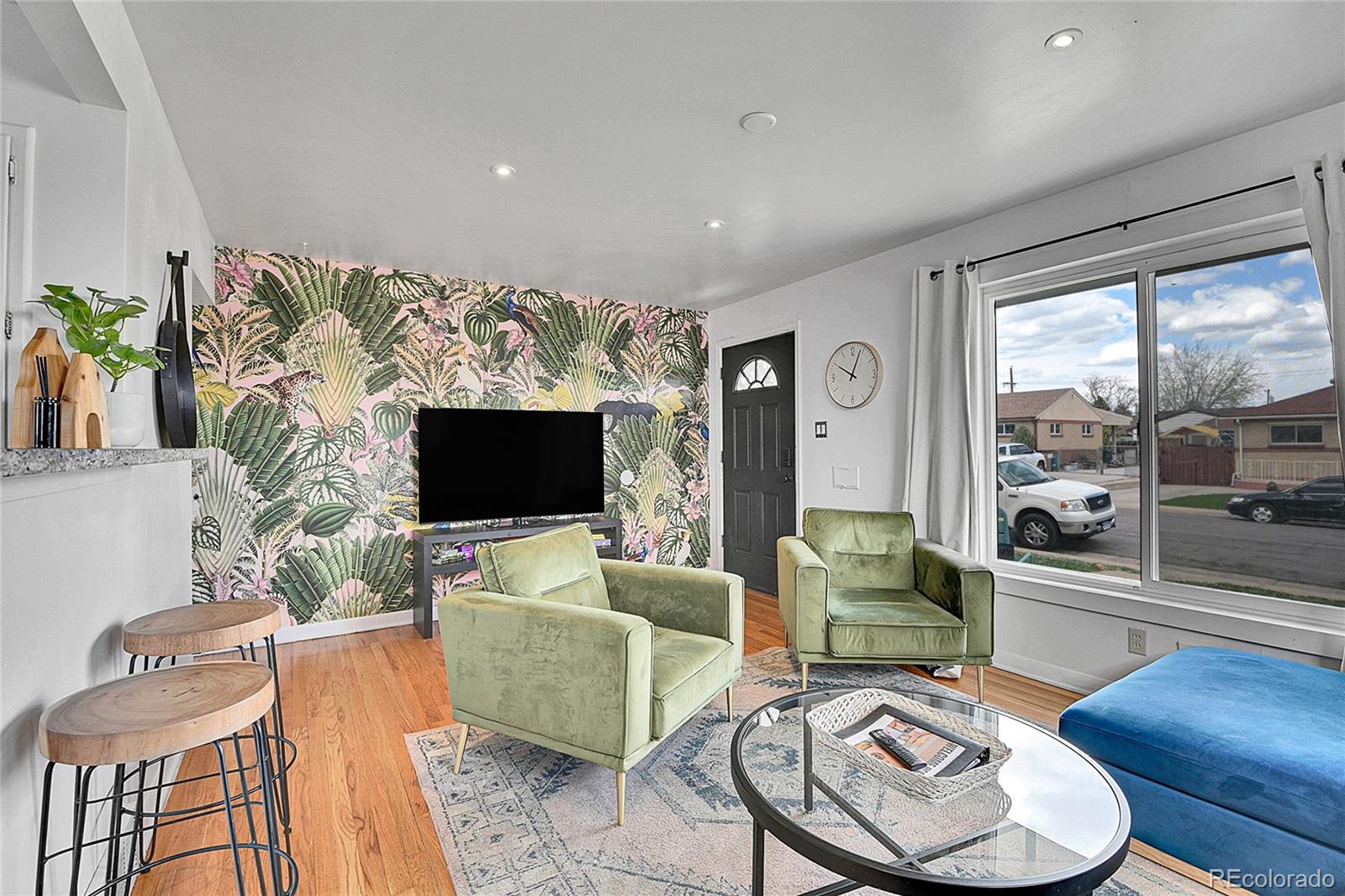 MLS Image #4 for 7001  alan drive,denver, Colorado