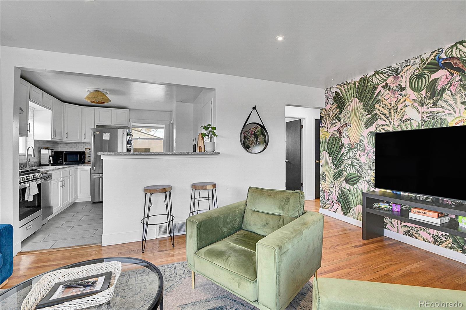 MLS Image #5 for 7001  alan drive,denver, Colorado