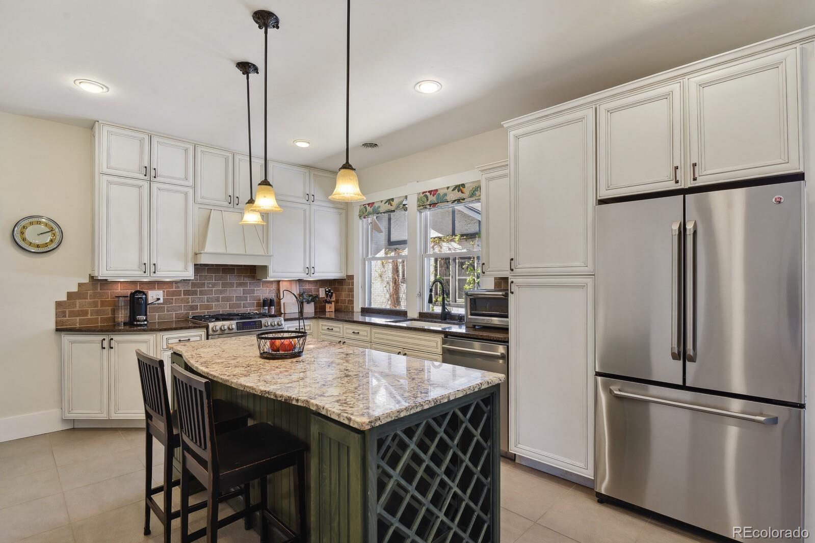 MLS Image #10 for 916  adams street,denver, Colorado