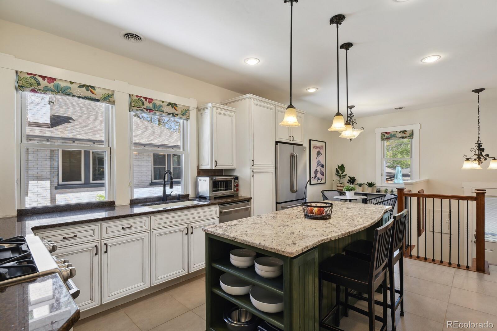 MLS Image #11 for 916  adams street,denver, Colorado