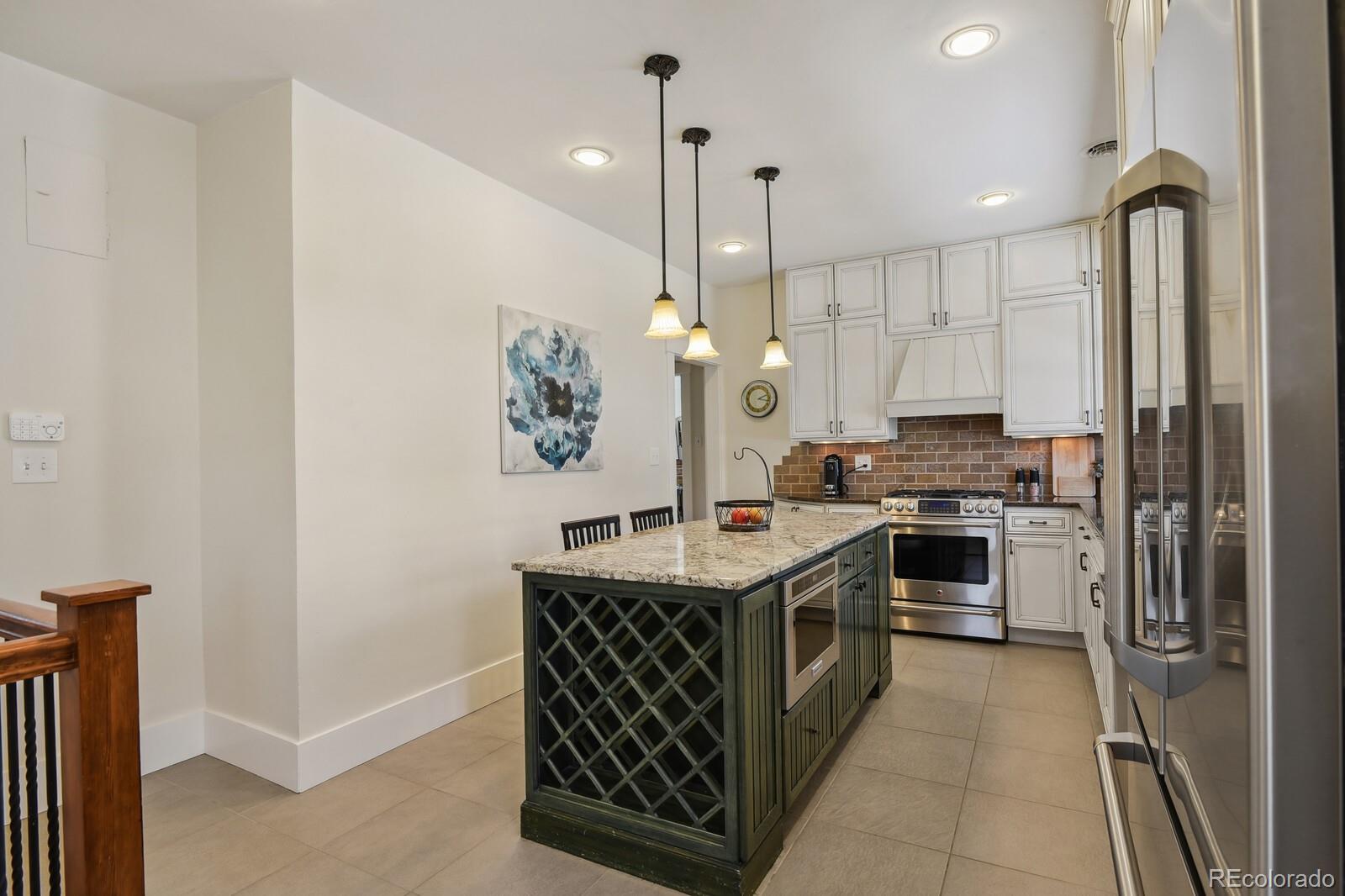 MLS Image #13 for 916  adams street,denver, Colorado