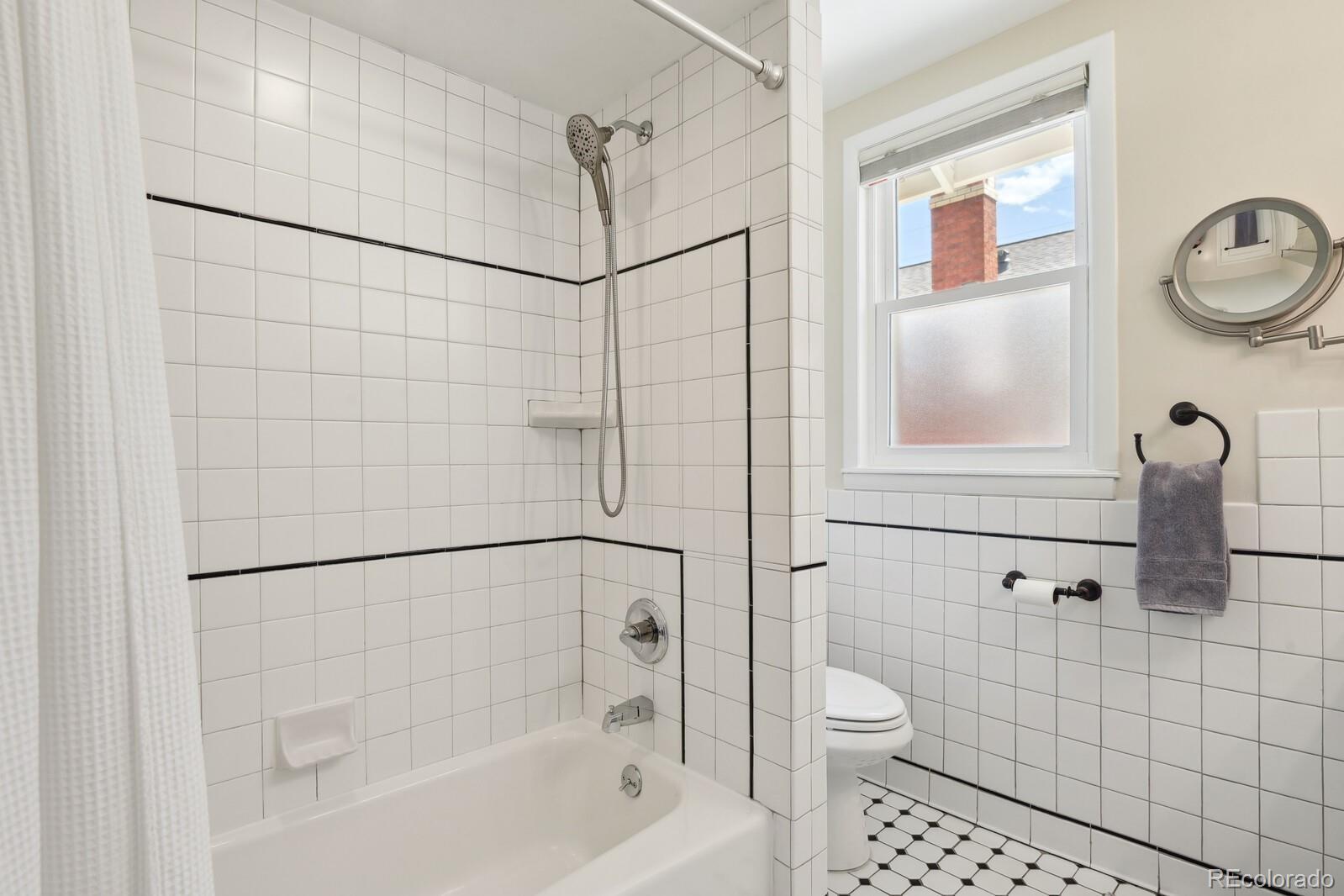 MLS Image #20 for 916  adams street,denver, Colorado