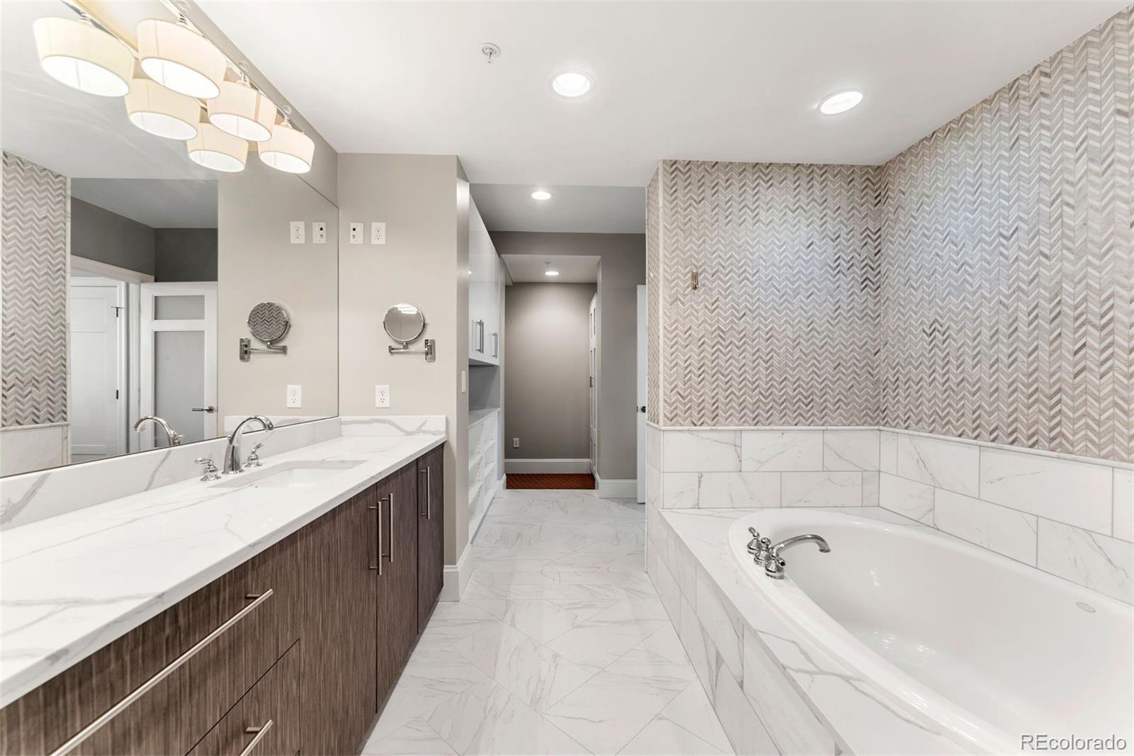MLS Image #21 for 2001  lincoln street,denver, Colorado