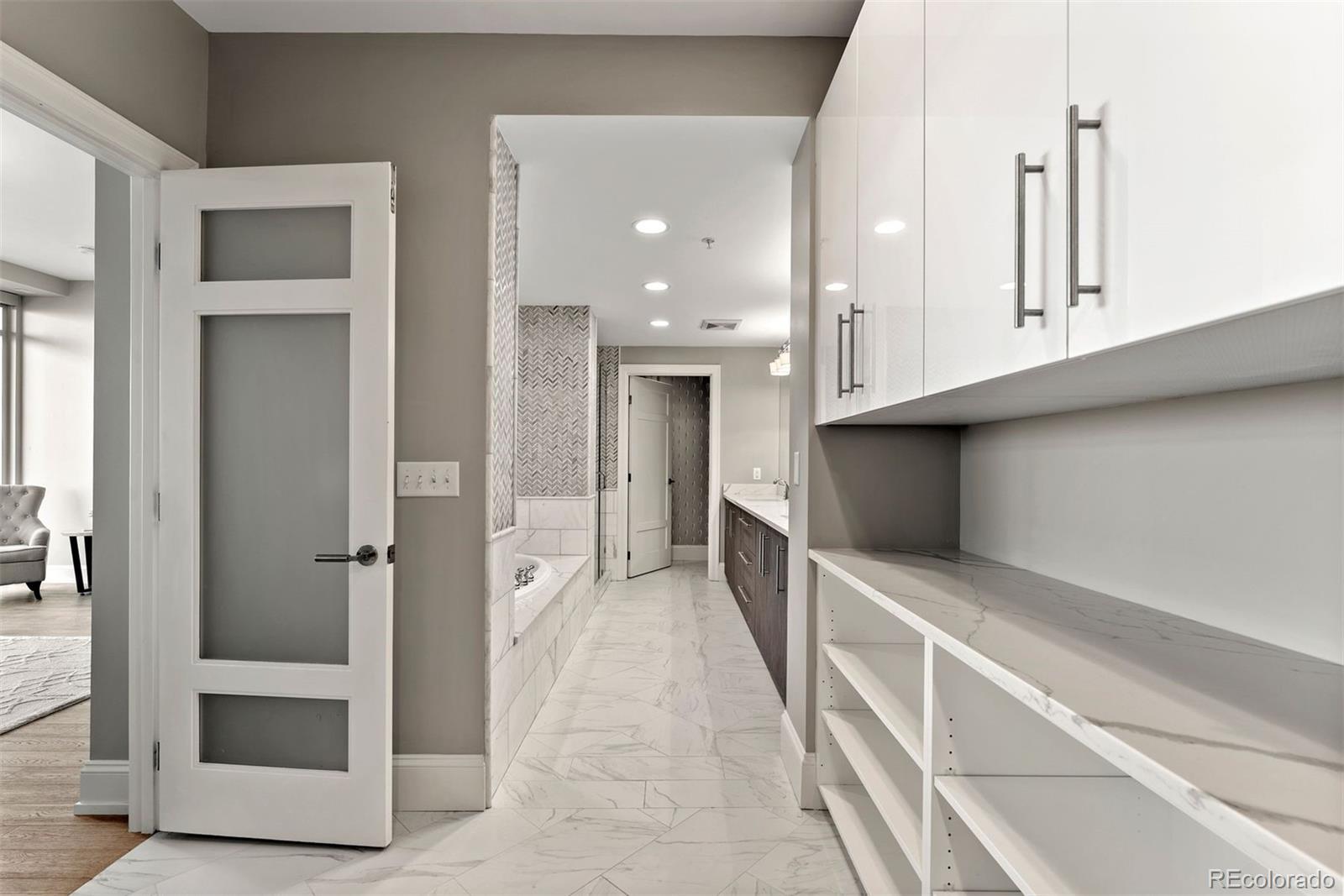 MLS Image #24 for 2001  lincoln street,denver, Colorado