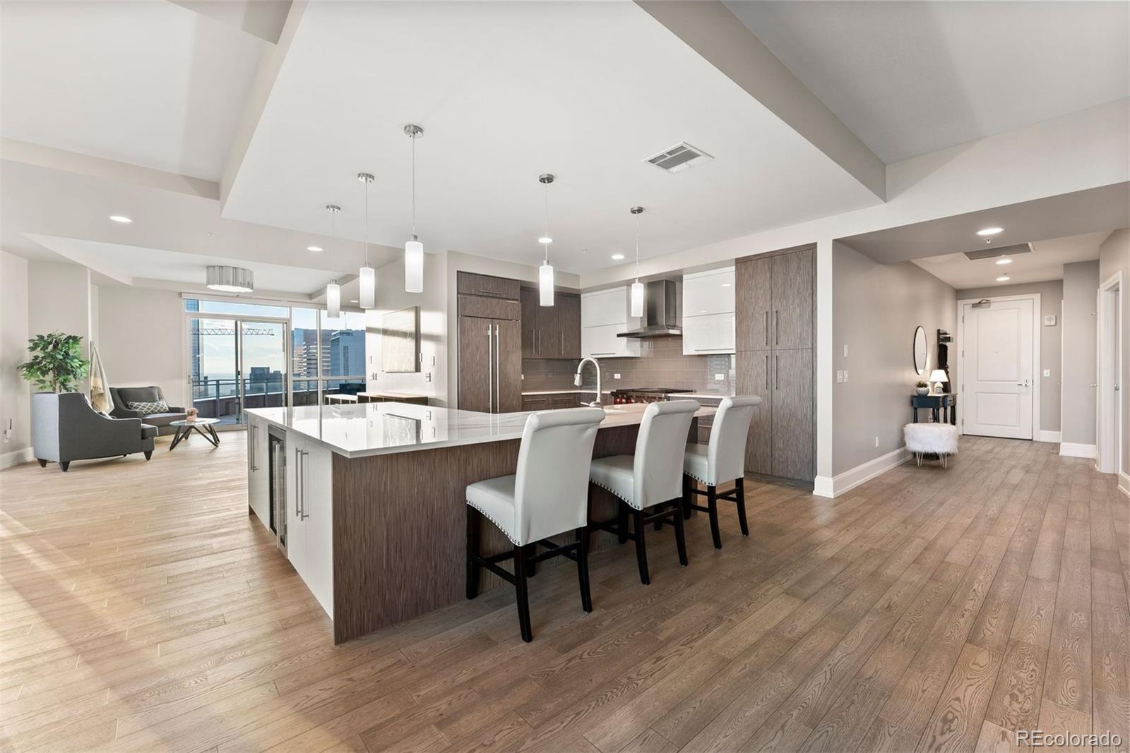 MLS Image #5 for 2001  lincoln street,denver, Colorado