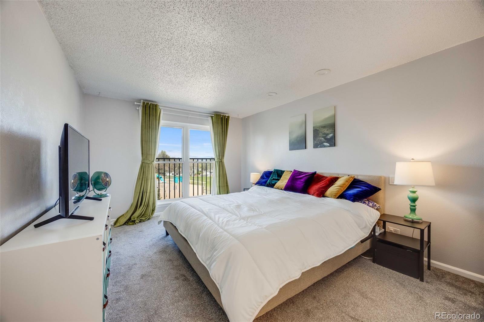 MLS Image #13 for 2917 s locust street,denver, Colorado